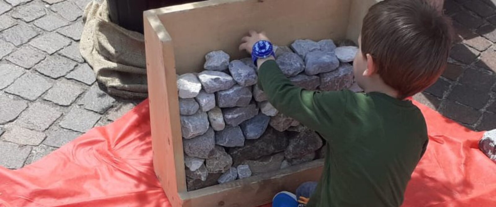 PETRA BOX: COSTRUIRE UN MURO A SECCO PETRA BOX: COSTRUIRE UN MURO A SECCO