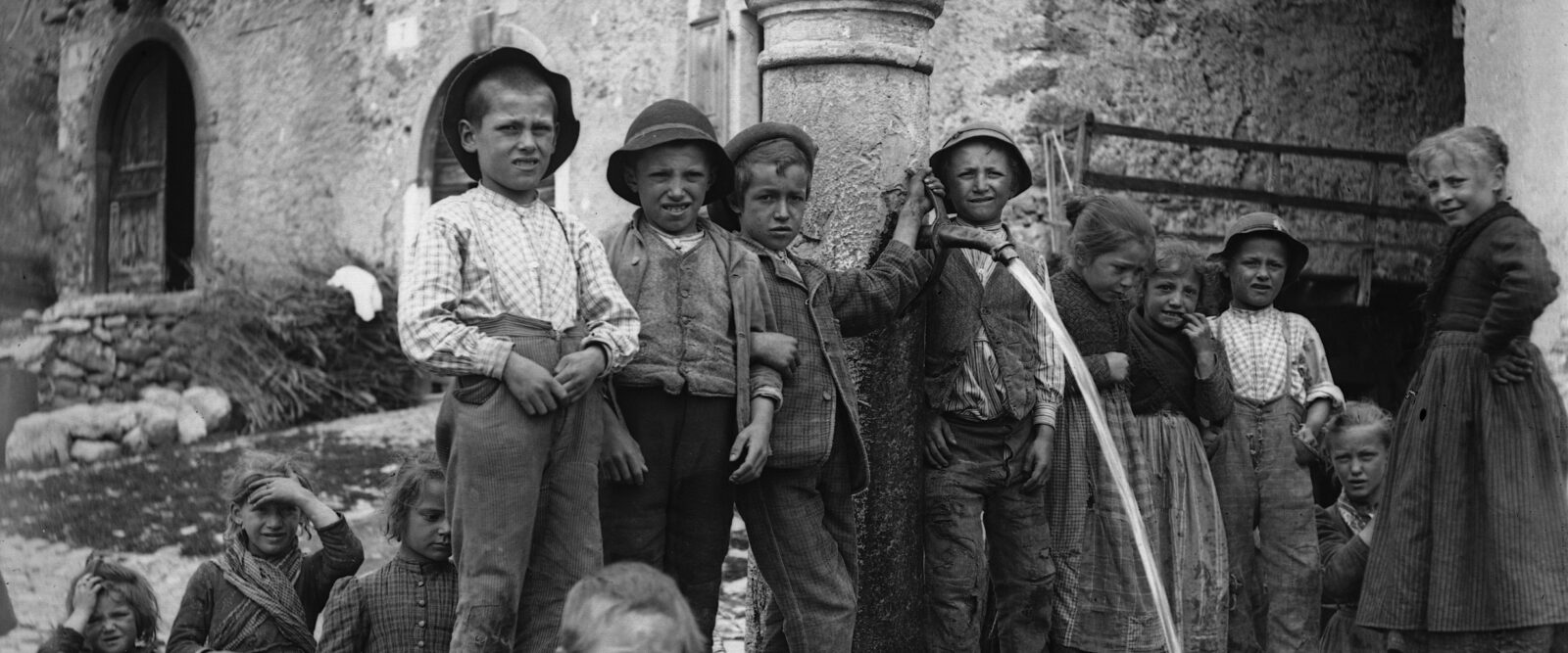 BAMBINI DI MONTAGNA BAMBINI DI MONTAGNA