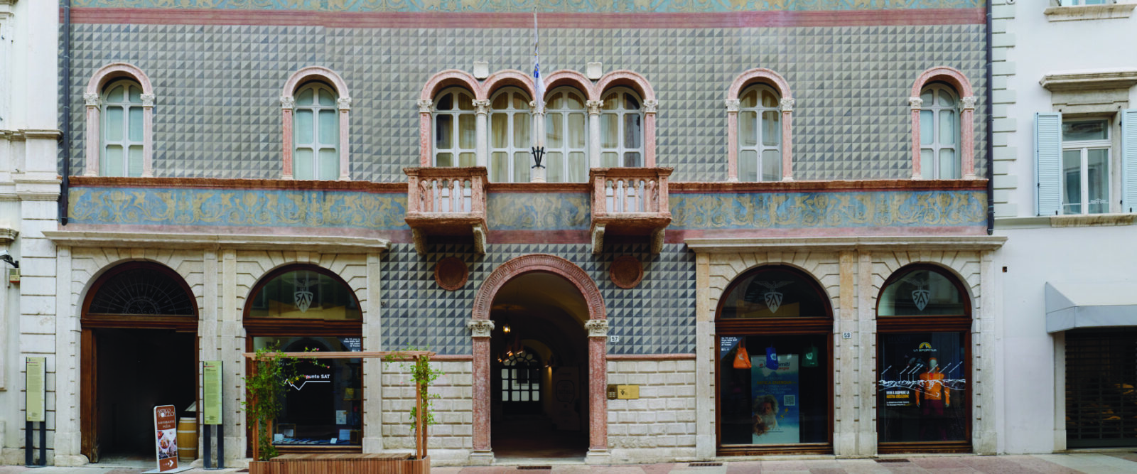 GUIDED TOUR OF PALAZZO SCHRATTENBERG-CRESSERI-PEDROTTI, NOW HOME TO SAT