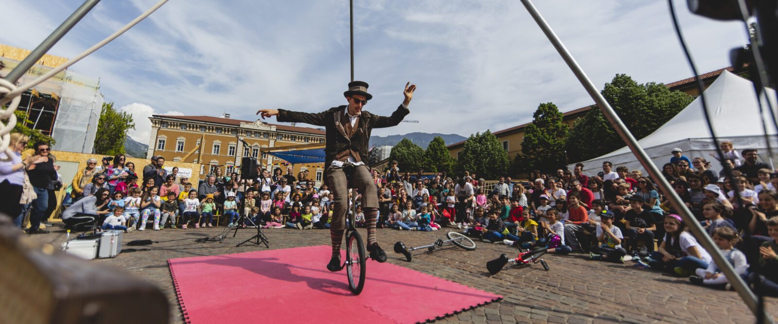 L'ARTE DEGLI EQUILIBRI